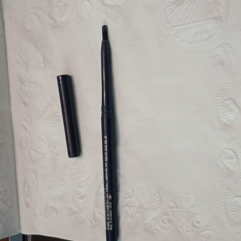 MAC Technakohl Eye-liner Kajal Auto-De-Blu (USED)